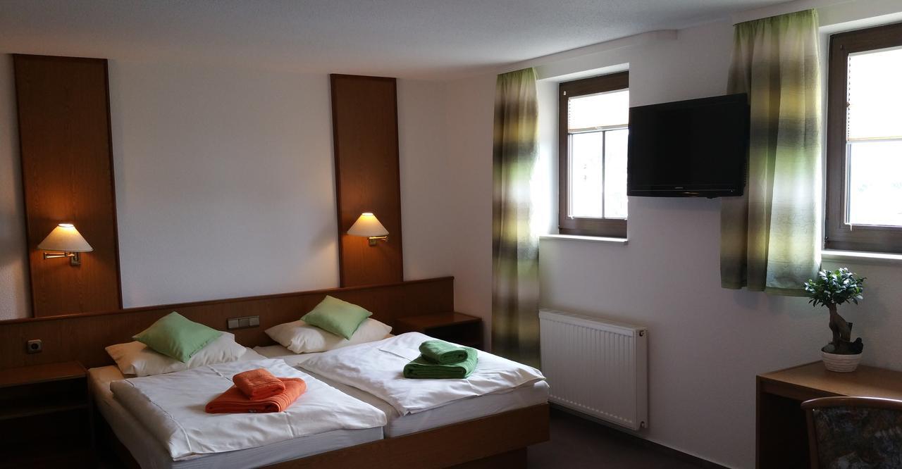Hotel Am Markt エーレンフリーデルスドルフ エクステリア 写真